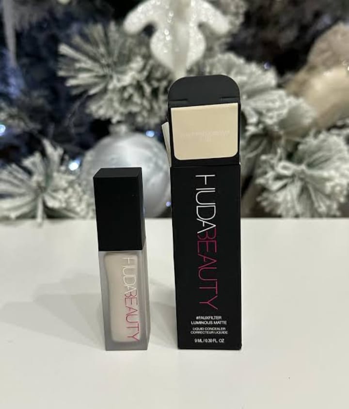 Huda Beauty FauxFilter Luminous Matte Foundation Shade 1 – Waterproof Full Coverage 24H Long Wear Liquid Foundation 40ml